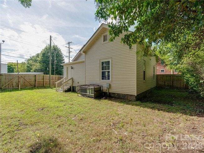 Building Photo - 1100 Pegram St