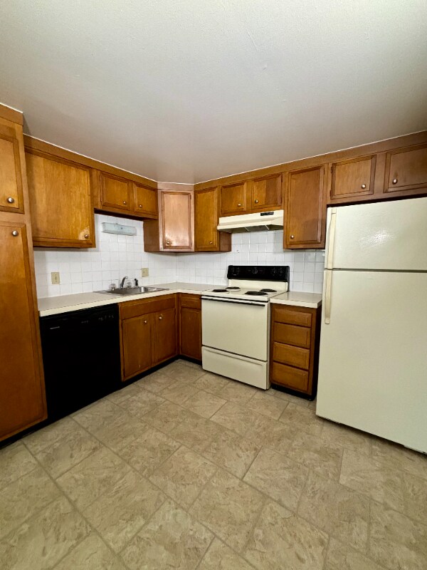 Building Photo - 2715 Eggert Rd