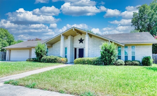 Building Photo - 607 Rosewood Dr