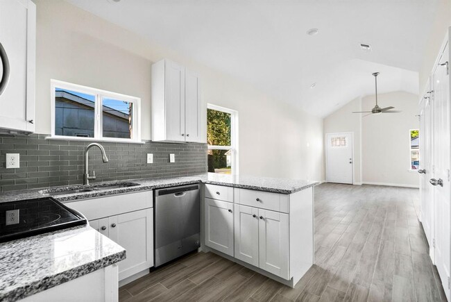 Building Photo - 841 Omeara-