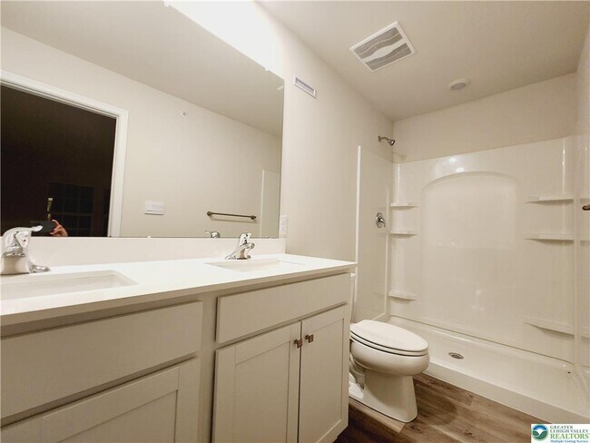 Building Photo - 1104 Martin Rd