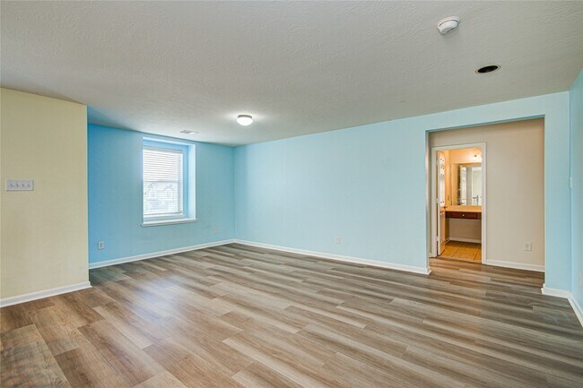 Building Photo - 4814 Mint Trails