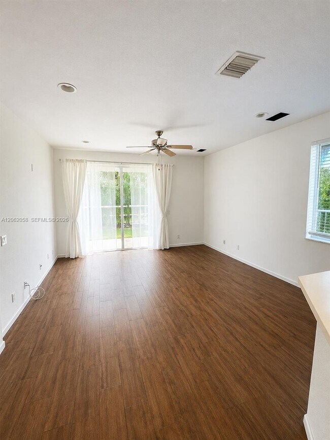 Building Photo - 316 Conservation Dr