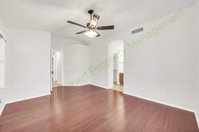 Building Photo - 1284 W Kingbird Dr