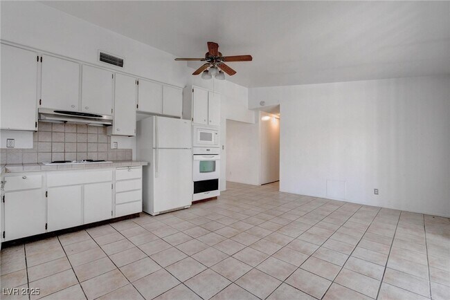 Building Photo - 2206 Sunnyslope Ave