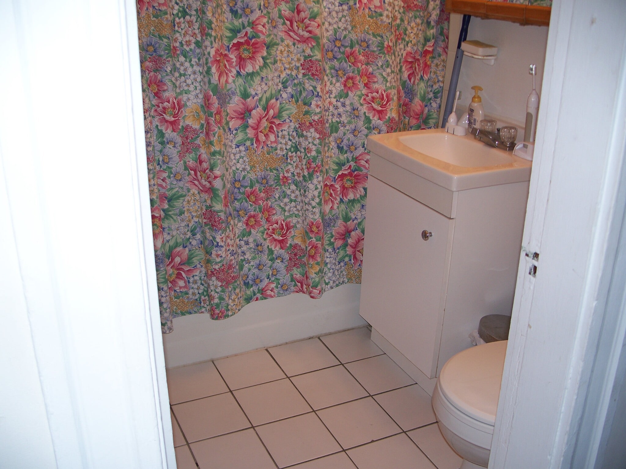 Building Photo - 15 Colborne Rd