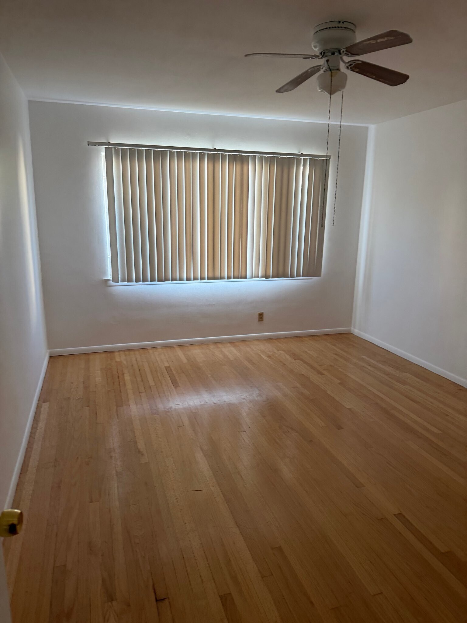 Building Photo - 918 W Huntington Dr