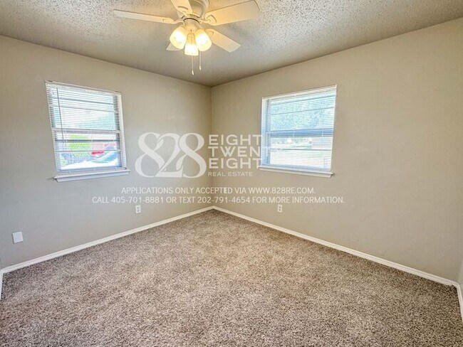 Building Photo - NICE 3 BED/1.5 BATH ON QUIET CUL-DE-SAC IN...
