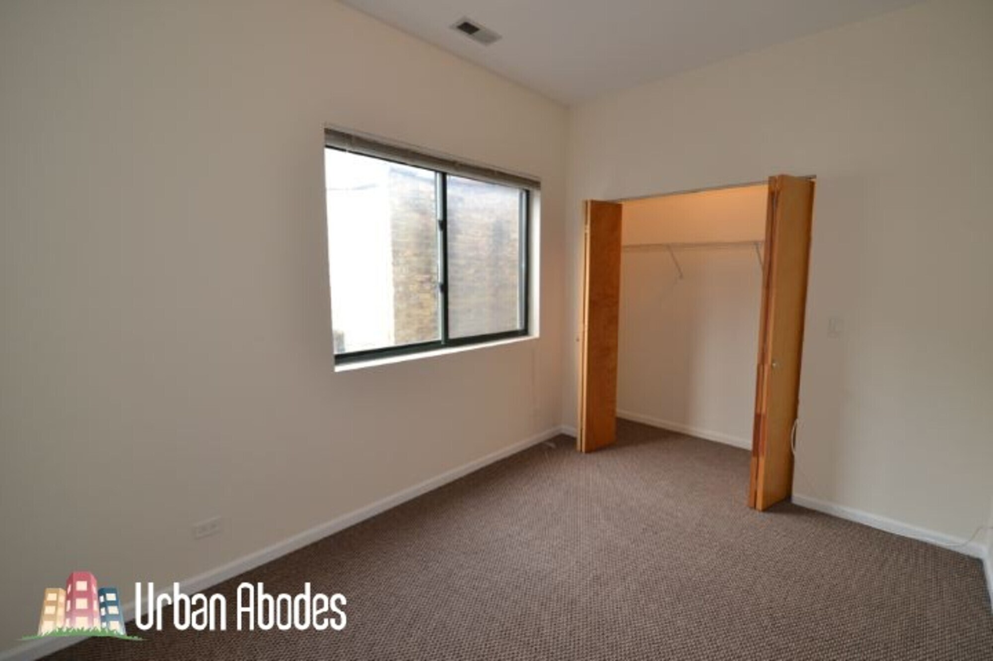 Building Photo - 1743 W North Ave