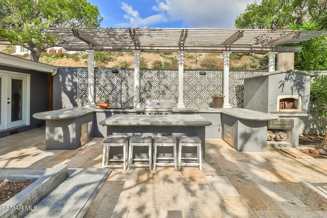 Building Photo - 31944 CA-1