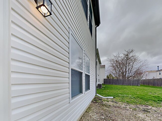 Building Photo - 10923 Sweetsen Rd