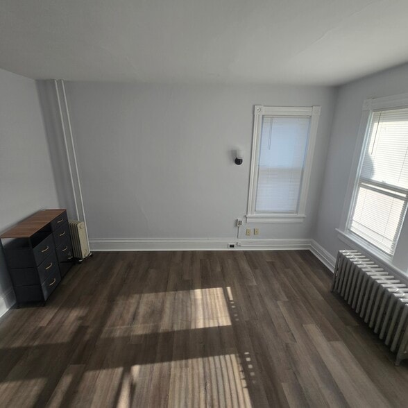 Bedroom 1 - 121 Mercer St