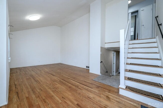 Building Photo - 186 Central Ave