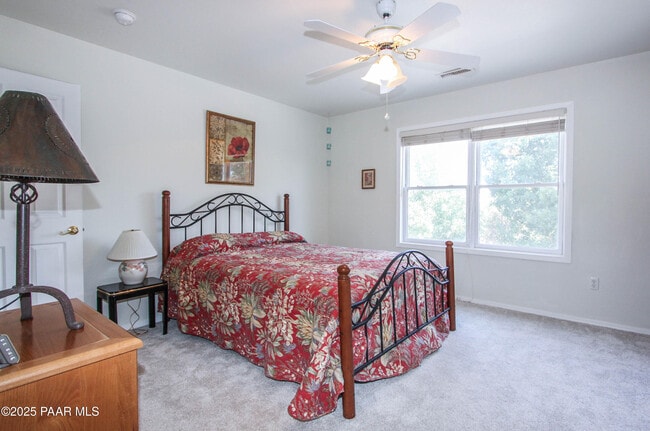 Building Photo - 2440 W Live Oak Dr