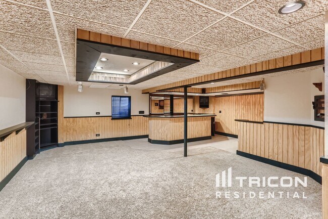 Building Photo - 1720 Westbury Dr