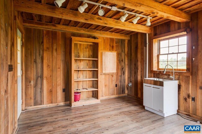 Building Photo - 1522 Oak Hill Ln