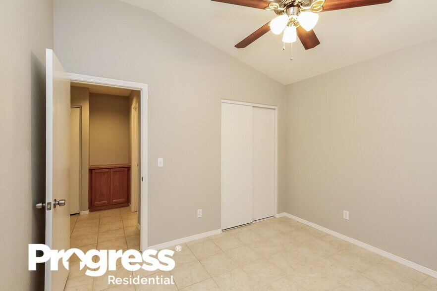 Building Photo - 5560 Merriweather Dr