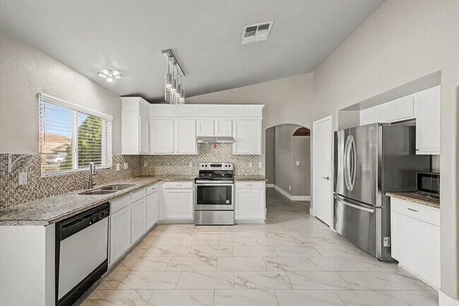 Building Photo - 21990 W Solano Dr
