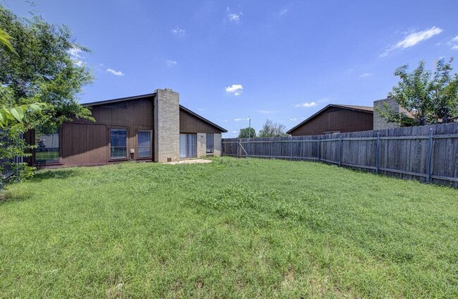 Building Photo - 1200 Westcott Dr