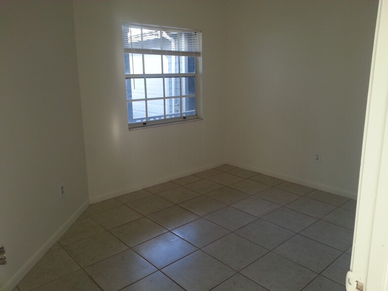 2nd bedroom with nice natural light - 13 Empress Ln