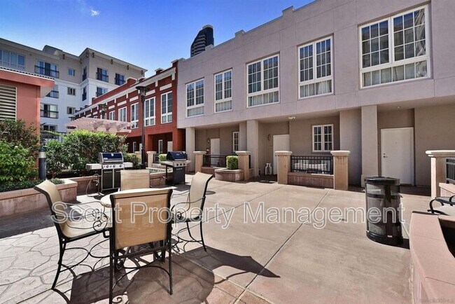 Building Photo - 445 Island Ave