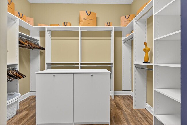 Building Photo - 8551 SE Driftwood St