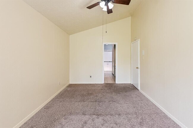 Building Photo - 14907 El Grande Dr