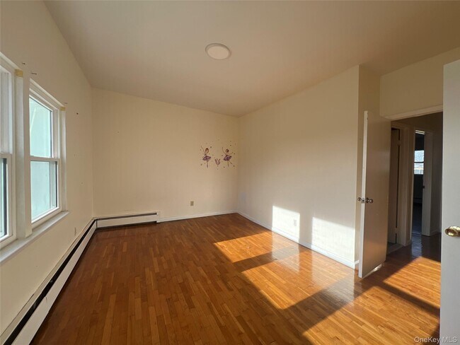 Building Photo - 18 Chaucer Ct