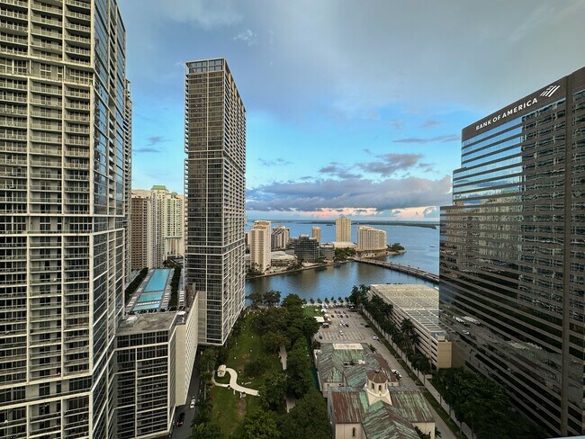 Direct View - 500 Brickell Ave