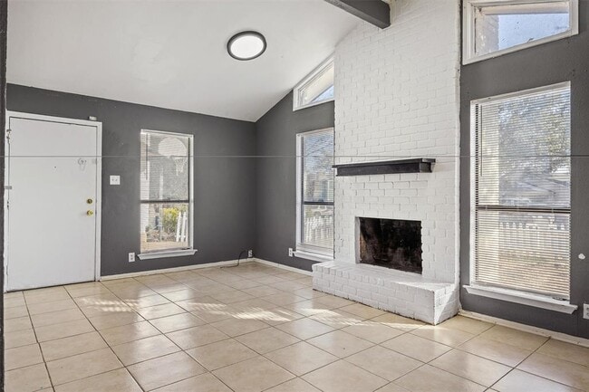 Building Photo - 2102 Lamplight Village Cir