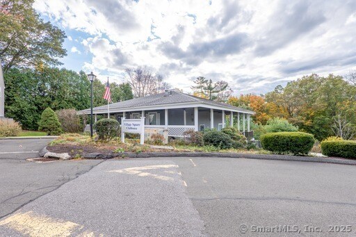 Building Photo - 81 Park Ave