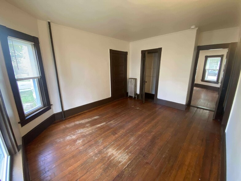 bedroom 2 - 66 Franklin St