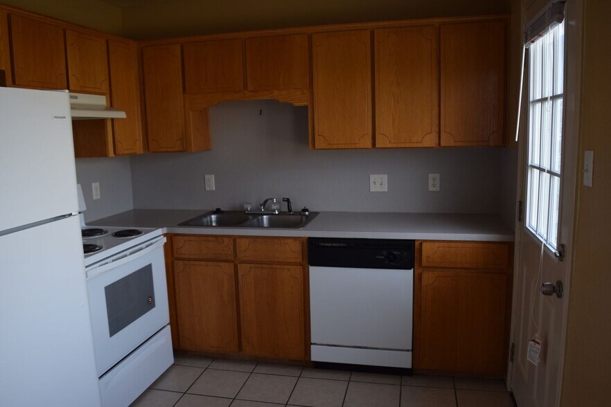 Building Photo - 4506 Deek Dr