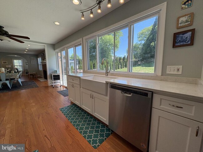 Building Photo - 9926 Tartan Ct