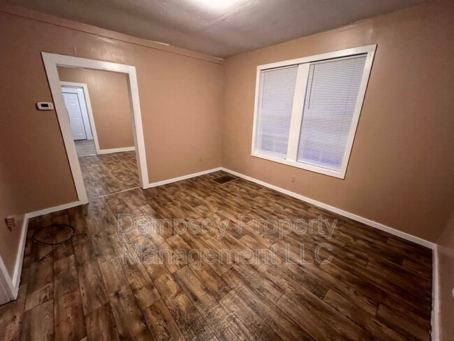 Building Photo - 3008 7th St