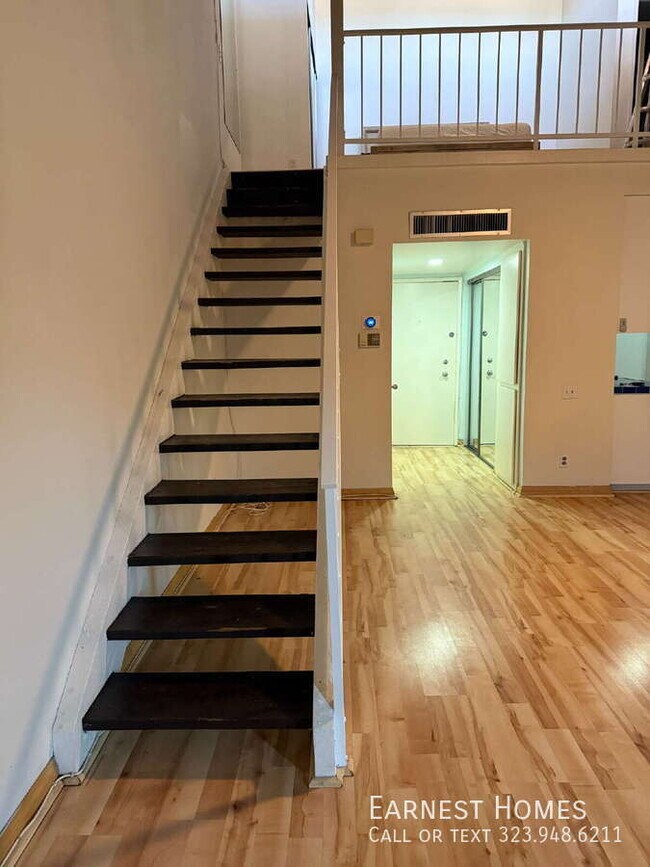 Building Photo - 5460 White Oak Ave