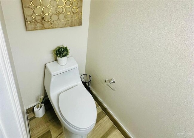 Building Photo - 21 49th St