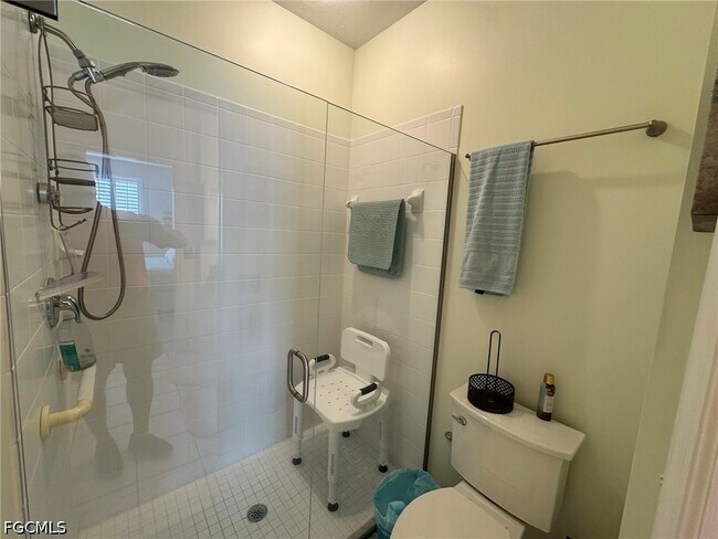 Building Photo - 14980 Vista View Way