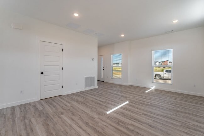 Building Photo - Newer 3BR Centerton Gem: Modern Living with Lawn Care Included!