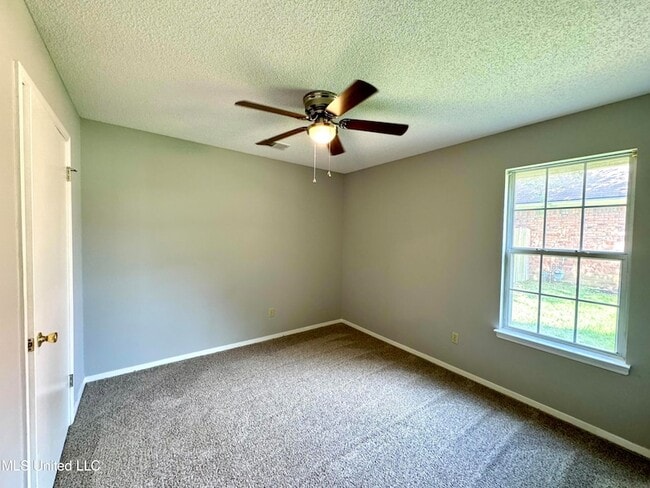 Building Photo - 10233 Curtis Dr