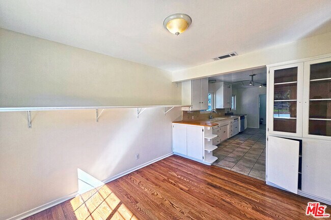 Building Photo - 3700 Glenwood Ave