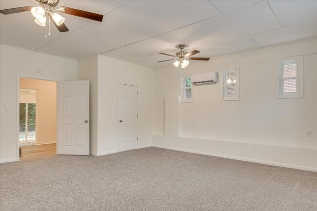 Building Photo - 4 Bed/2 Bath home in 30907 off of Furys Ferry Road