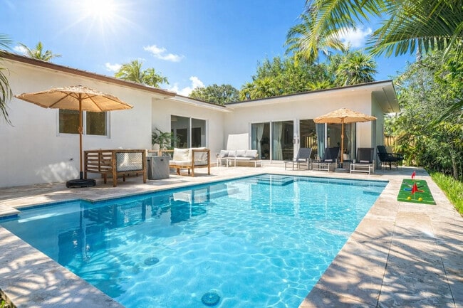 Building Photo - 616 NE 16th Terrace