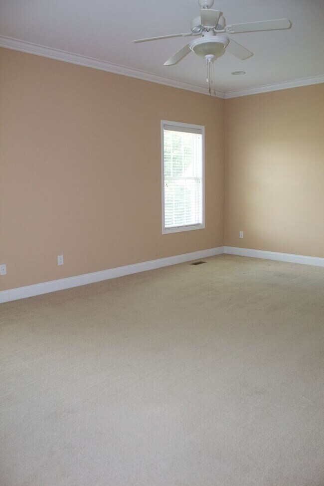 Building Photo - For Rent - Charming 3BR/2BA Home in Macken...