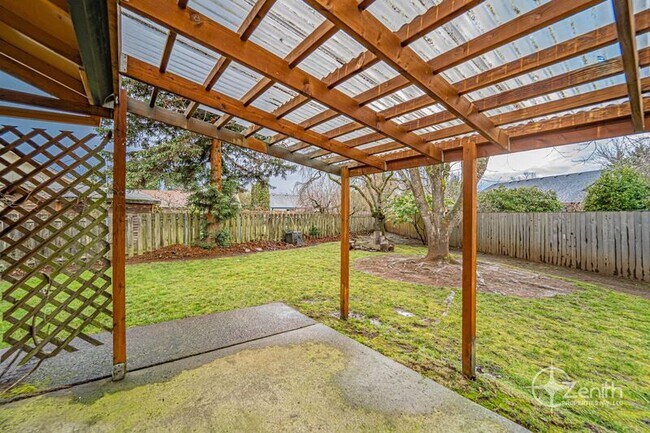 Building Photo - 15501 SE 19th Cir