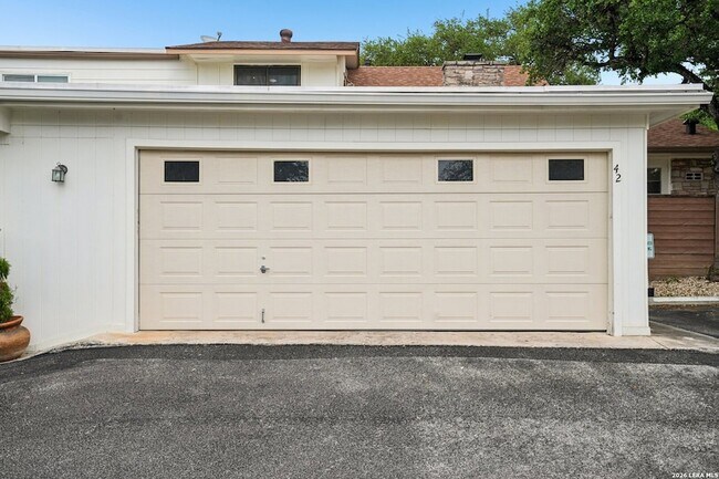 Building Photo - 6106 Vance Jackson Rd