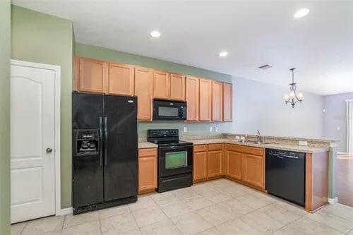 Building Photo - Beautiful 2 Bedroom 2.5 Bath Townhome loca...