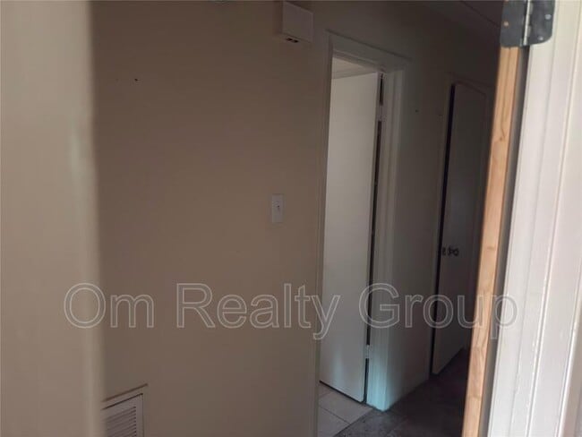 Building Photo - 7107 Briarfield Dr