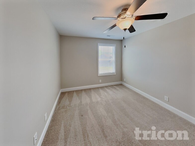 Building Photo - 633 Battery Ct