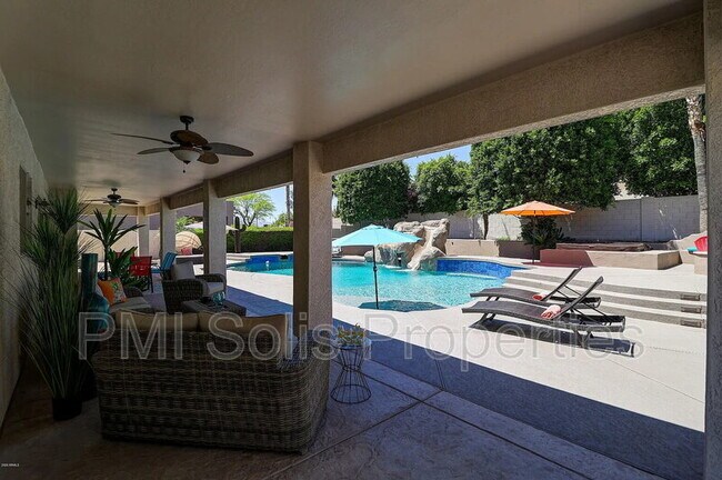 Building Photo - 13412 W Annika Dr